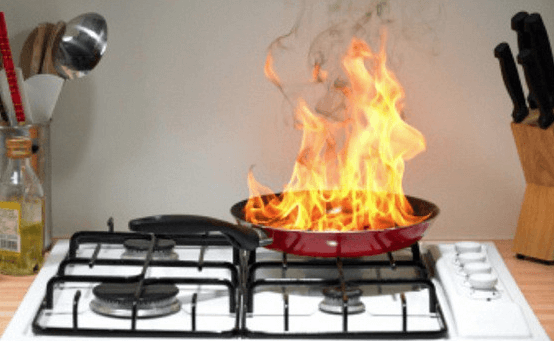 DEZE spullen moet jij sowieso in huis hebben om een beginnende brand te