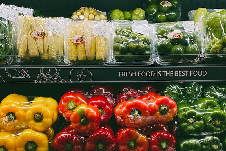 Feit of fabel is plastic om groente echt zo slecht voor het milieu?